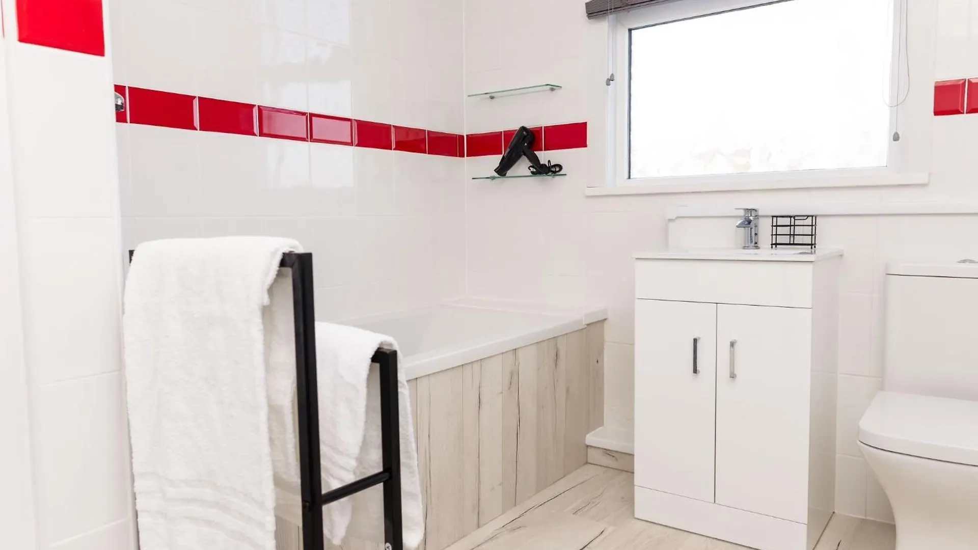 Dom wakacyjny Muriel Retreat - Central Location - Free Parking, Fast Wifi, Smarttv With Netflix By Yoko Property Redcar